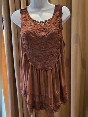Ultra Pink Lace Boho Tank Top • Feminine Layered Hem
